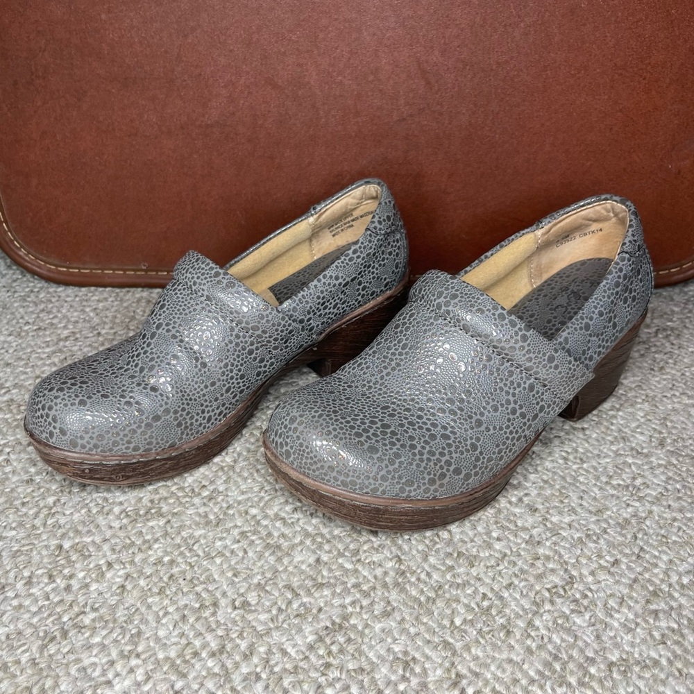 Born Clogs - image 2